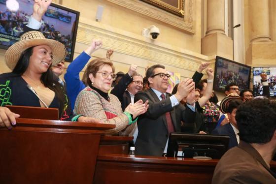 Congreso aprueba reforma pensional propuesta por el Gobierno Congreso aprueba reforma pensional propuesta por el Gobierno