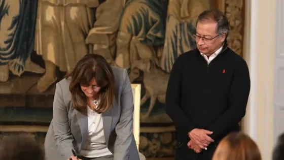 Petro reconoce que está "reparando errores" con nuevo remezón ministerial Petro reconoce que está "reparando errores" con nuevo remezón ministerial