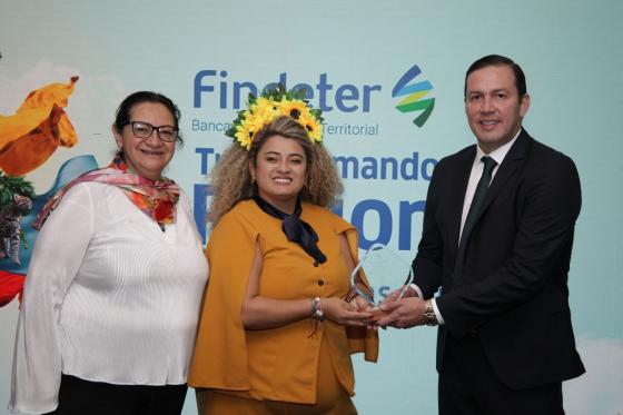 Findeter entrega reconocimiento al Ministerio TIC Findeter entrega reconocimiento al Ministerio TIC