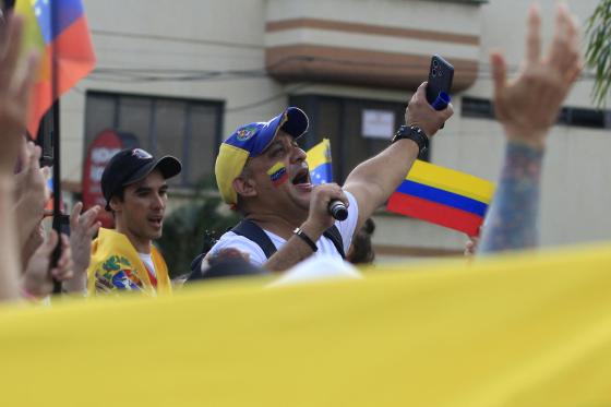 Venezolanos-protestan Venezolanos-protestan