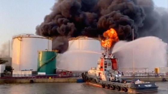 Explota un tanque de almacenamiento de crudo de Ecopetrol Explota un tanque de almacenamiento de crudo de Ecopetrol