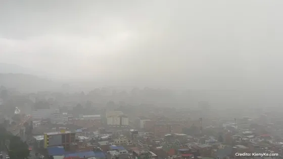 Llueve intensamente en Bogotá Llueve intensamente en Bogotá