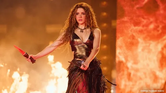 Shakira gira Shakira