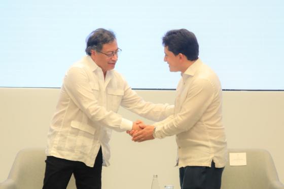 Petro-luis-carlos-reyes Petro-luis-carlos-reyes