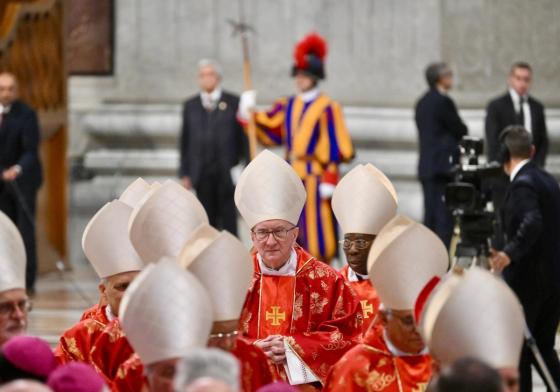 El curioso mensaje de "suerte" del cardenal Parolin antes del cónclave El curioso mensaje de "suerte" del cardenal Parolin antes del cónclave