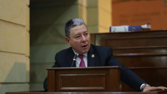 Senador Nicolás Albeiro Echeverry. Senador Nicolás Albeiro Echeverry.