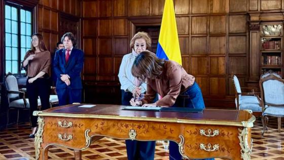 Laura Sarabia La excanciller Laura Sarabia se posesionó como embajadora de Colombia en Reino Unido