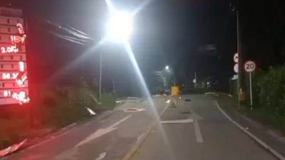 Un peaje fue destruido en Girardota tras un ataque con explosivos atribuido al ELN. 