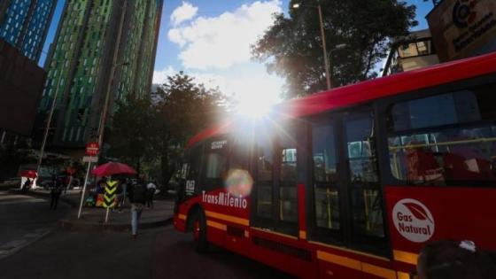 Bogotá activa rutas especiales de TransMilenio para Navidad 2025.