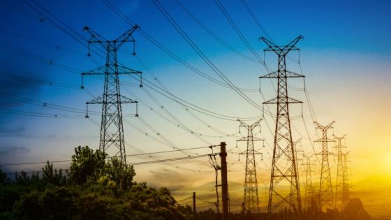Colombia suspendió temporalmente exportaciones de energía a Ecuador
