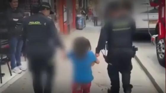 La Policía rescató en Bogotá a dos niñas emberá de 4 y 7 años que estaban solas en una vivienda del barrio Ricaurte.