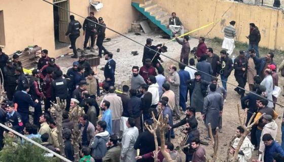 Atentado suicida en una mezquita de Islamabad.