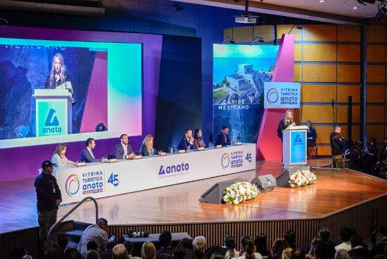 Instalación Vitrina Turística de Anato