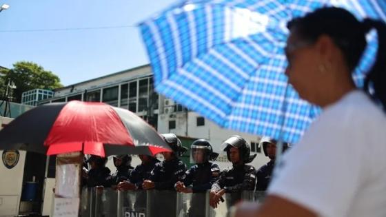 Iniciaron huelga de hambre en Zona 7, Caracas, tras excarcelación de 17 detenidos y retraso de la ley de amnistía.