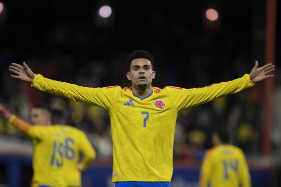 Fotografía de archivo del 18 de noviembre de 2025 que muestra a Luis Díaz de Colombia celebrando un gol en Nueva York (Estados Unidos). El destacado nivel del extremo Díaz en el Bayern de Múnich, donde se ha convertido en uno de los mejores jugadores del mundo, es la principal certeza de la selección colombiana a 100 días del comienzo del Mundial de Estados Unidos, México y Canadá. 