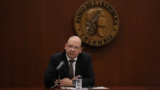 Ministro de Hacienda rompió el protocolo y salió de la junta del BanRep