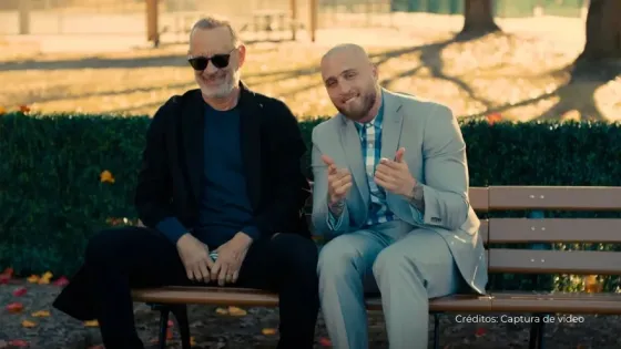 Hijo de Tom Hanks en Medellín