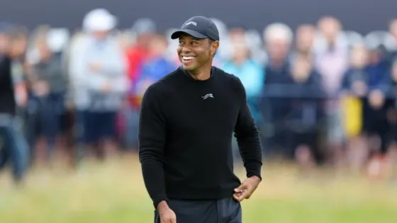 Tiger Woods fue detenido tras un accidente. 