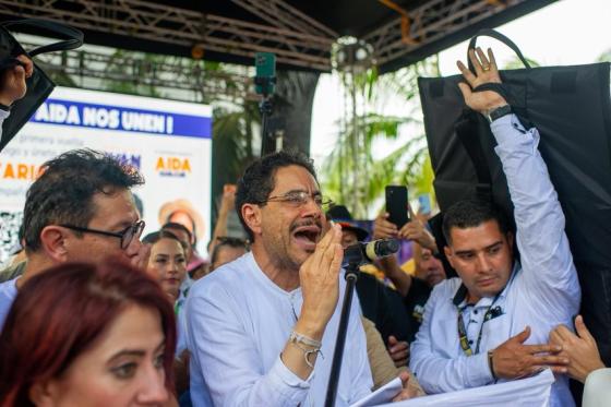 Iván Cepeda presentó en Pitalito su plan anticorrupción. 