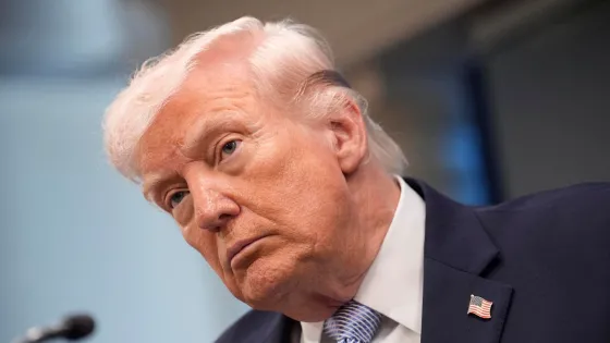 Trump amenaza con aranceles del 50% a países que vendan armas a Irán