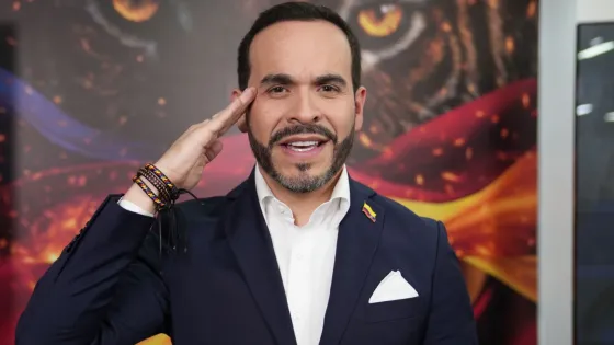 De La Espriella deberá retirar publicidad con símbolos patrios