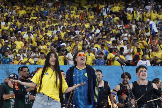 Carlos Vives en el estadio El Campín durante la despedida de la Selección Colombia. 