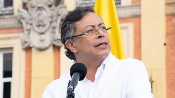 Petro llama a votar y rechazar la violencia en jornada electoral
