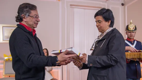 El Gobierno inicia la entrega de los archivos desclasificados del DAS