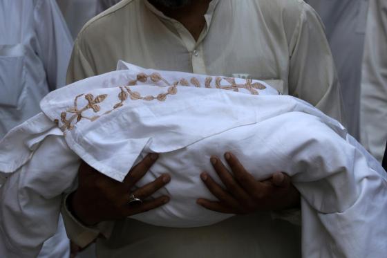 hospital incendio pakistan mueren bebes