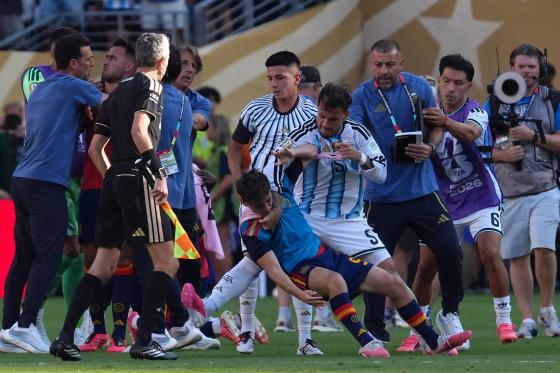 Dura sanción de la FIFA a Paredes, Molina, Almada y Ayala tras la final del Mundial