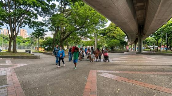 Indigenas llegando medellin