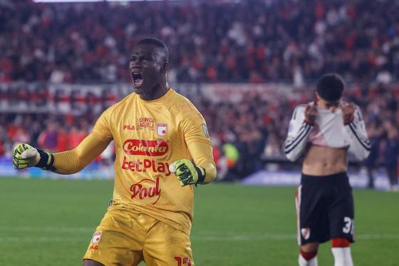 ¡Monumental! Santa Fe eliminó a River Plate y avanza en la Sudamericana