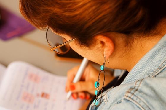 Mujeres superando desafíos legales