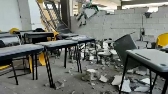 Colegio destruido