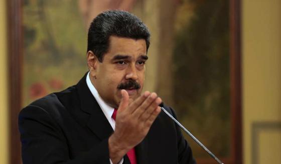 Maduro analiza privatizar el petróleo venezolano