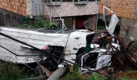 Diez lesionados deja accidente de ruta escolar en Bogotá