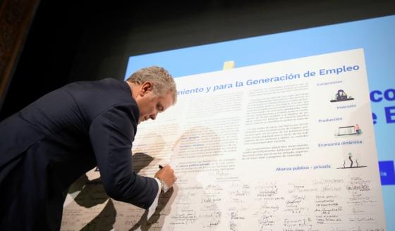 Duque firmó diez pactos para generación de empleo