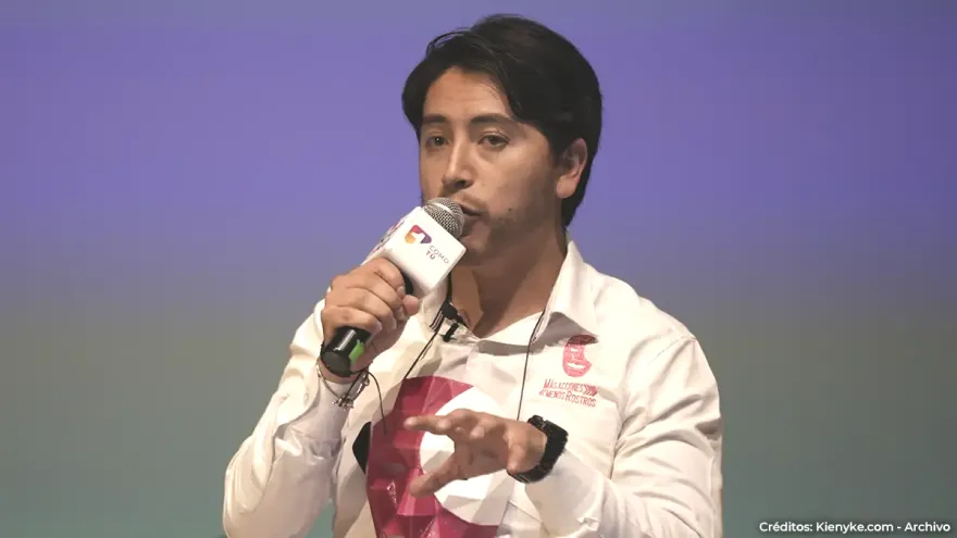 Nicolás Ramos en el teatro Crisanto Luque