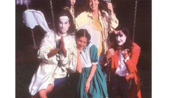 La brújula mágica era un programa infantil que se transmitió desde el año 1993 hasta 1997 por el Canal A, lo presentaba Patricia Castañeda y Fernando Rojas. El programa estaba dividido en secciones que abordaban temas de medio ambiente, humor, cultura y entretenimiento, uno de los libretistas fue Rafael Chaparro Madiedo, reconocido por el libro ‘Opio en las nubes’. La brújula mágica era un programa infantil que se transmitió desde el año 1993 hasta 1997 por el Canal A, lo presentaba Patricia Castañeda y Fernando Rojas. El programa estaba dividido en secciones que abordaban temas de medio ambiente, humor, cultura y entretenimiento, uno de los libretistas fue Rafael Chaparro Madiedo, reconocido por el libro ‘Opio en las nubes’.