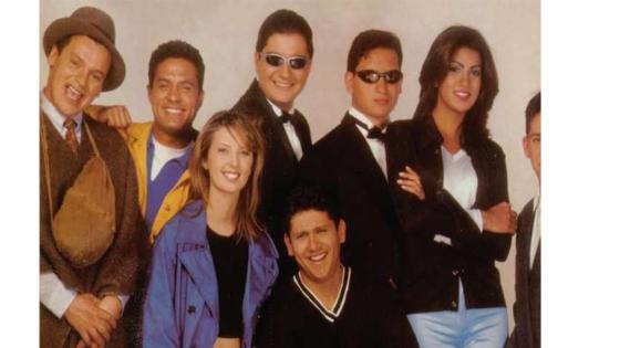 ‘No me lo cambie’ era un programa de televisión que se emitía los domingos en la tarde en la década de los 90. Era presentado por Hernán Orjuela. Una de sus secciones más recordadas era ‘El festival del hueco’, el cual hacía un recorrido por todos los huecos más grandes de Bogotá ‘No me lo cambie’ era un programa de televisión que se emitía los domingos en la tarde en la década de los 90. Era presentado por Hernán Orjuela. Una de sus secciones más recordadas era ‘El festival del hueco’, el cual hacía un recorrido por todos los huecos más grandes de Bogotá