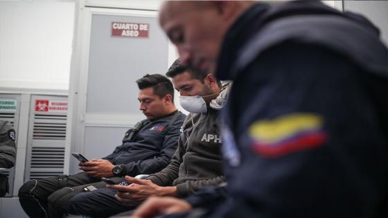 Los equipos de emergencia médica han estado trabajando arduamente para ayudar a las personas con síntomas de coronavirus en Bogotá. Foto: Juancho Torres Los equipos de emergencia médica han estado trabajando arduamente para ayudar a las personas con síntomas de coronavirus en Bogotá. Foto: Juancho Torres