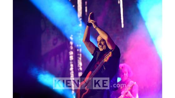 Bogotá fue la primera escala de la gira ‘Gracias Totales’, que recorrerá varias ciudades de Latinoamérica y Estados Unidos, reafirmando el legado de ser la banda de rock en español más grande e influyente, pero sobre todo, rendirle tributo a la memoria, alma, corazón y talento de Soda Stereo, su líder Gustavo Cerati. Bogotá fue la primera escala de la gira ‘Gracias Totales’, que recorrerá varias ciudades de Latinoamérica y Estados Unidos, reafirmando el legado de ser la banda de rock en español más grande e influyente, pero sobre todo, rendirle tributo a la memoria, alma, corazón y talento de Soda Stereo, su líder Gustavo Cerati.