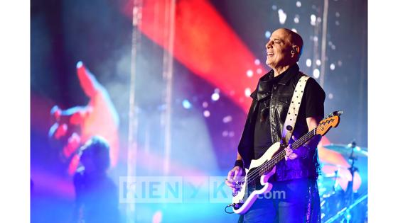 Bogotá fue la primera escala de la gira ‘Gracias Totales’, que recorrerá varias ciudades de Latinoamérica y Estados Unidos, reafirmando el legado de ser la banda de rock en español más grande e influyente, pero sobre todo, rendirle tributo a la memoria, alma, corazón y talento de Soda Stereo, su líder Gustavo Cerati. Bogotá fue la primera escala de la gira ‘Gracias Totales’, que recorrerá varias ciudades de Latinoamérica y Estados Unidos, reafirmando el legado de ser la banda de rock en español más grande e influyente, pero sobre todo, rendirle tributo a la memoria, alma, corazón y talento de Soda Stereo, su líder Gustavo Cerati.