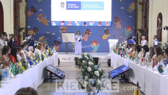 “Desde que asumí el rol de primera dama decidí abanderar la defensa irrestricta de los derechos de los niños, las niñas y los adolescentes y los jóvenes de nuestro país", le expresó María Juliana Ruiz a todas las primeras damas del país. “Desde que asumí el rol de primera dama decidí abanderar la defensa irrestricta de los derechos de los niños, las niñas y los adolescentes y los jóvenes de nuestro país", le expresó María Juliana Ruiz a todas las primeras damas del país.