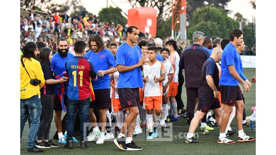 Entrenamiento de las leyendas del Barcelona previó al compromiso con las leyendas de la Selección Colombia. Entrenamiento de las leyendas del Barcelona previó al compromiso con las leyendas de la Selección Colombia.