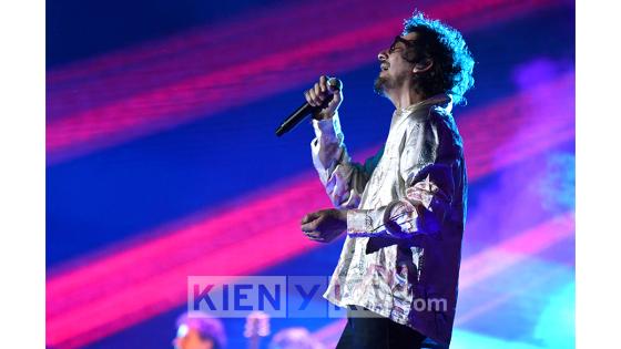 Bogotá fue la primera escala de la gira ‘Gracias Totales’, que recorrerá varias ciudades de Latinoamérica y Estados Unidos, reafirmando el legado de ser la banda de rock en español más grande e influyente, pero sobre todo, rendirle tributo a la memoria, alma, corazón y talento de Soda Stereo, su líder Gustavo Cerati. Bogotá fue la primera escala de la gira ‘Gracias Totales’, que recorrerá varias ciudades de Latinoamérica y Estados Unidos, reafirmando el legado de ser la banda de rock en español más grande e influyente, pero sobre todo, rendirle tributo a la memoria, alma, corazón y talento de Soda Stereo, su líder Gustavo Cerati.