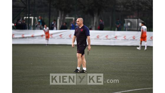 Entrenamiento de las leyendas del Barcelona previó al compromiso con las leyendas de la Selección Colombia. Entrenamiento de las leyendas del Barcelona previó al compromiso con las leyendas de la Selección Colombia.