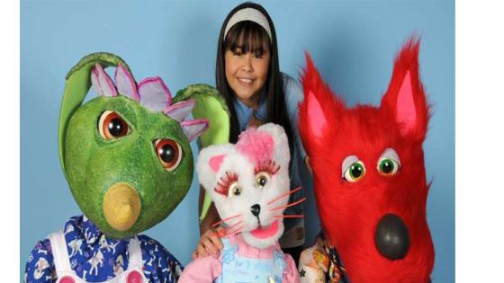 'Club 10' era el programa infantil de las familias colombianas que se transmitía los sábados en la mañana. El cual incluía películas, concursos y la tradicional historia de la familia, en la que un padre soltero a quien le decían ‘'Pap’’ vivía con sus hijos y sus animales (Aurelio Cheveroni, Dinodoro y Mary Moon) 'Club 10' era el programa infantil de las familias colombianas que se transmitía los sábados en la mañana. El cual incluía películas, concursos y la tradicional historia de la familia, en la que un padre soltero a quien le decían ‘'Pap’’ vivía con sus hijos y sus animales (Aurelio Cheveroni, Dinodoro y Mary Moon)