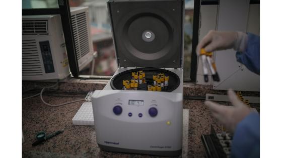 Los centros de sangre en todo el país sufren de una caída significativa en las donaciones en medio de la emergencia de salud en todo el territorio nacional.  Fotos: Juancho Torres - Anadolu