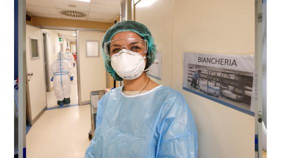 Así es un día de trabajo en la unidad de cuidados intensivos de un hospital.  Foto: Riccardo De Luca - Agencia Anadolu